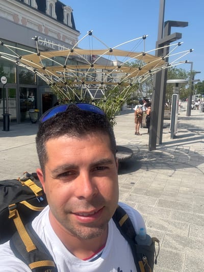 jour1 - Hendaye, devant la Gare SNCF
