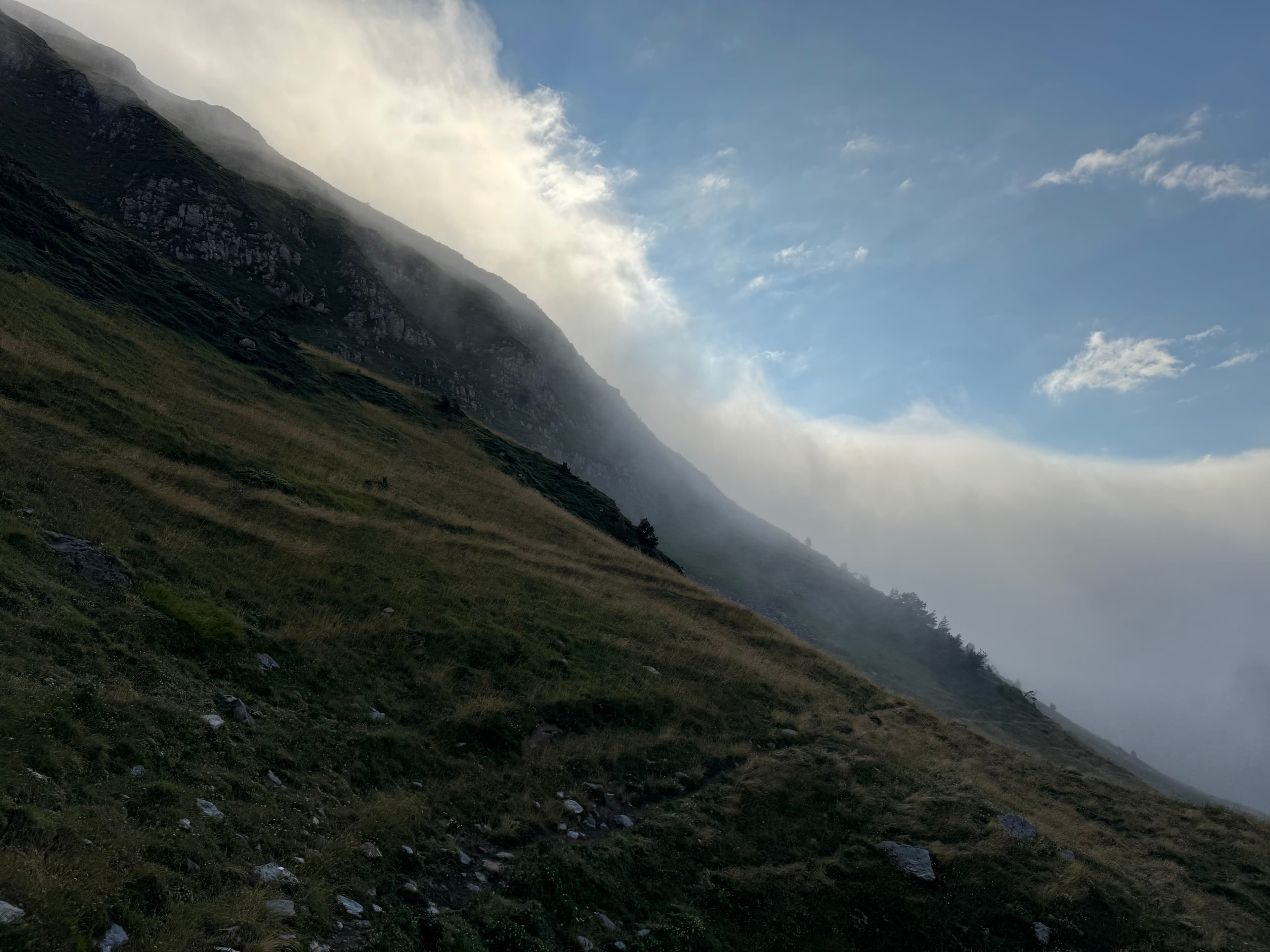 Portillo de Belai dans le nuage
